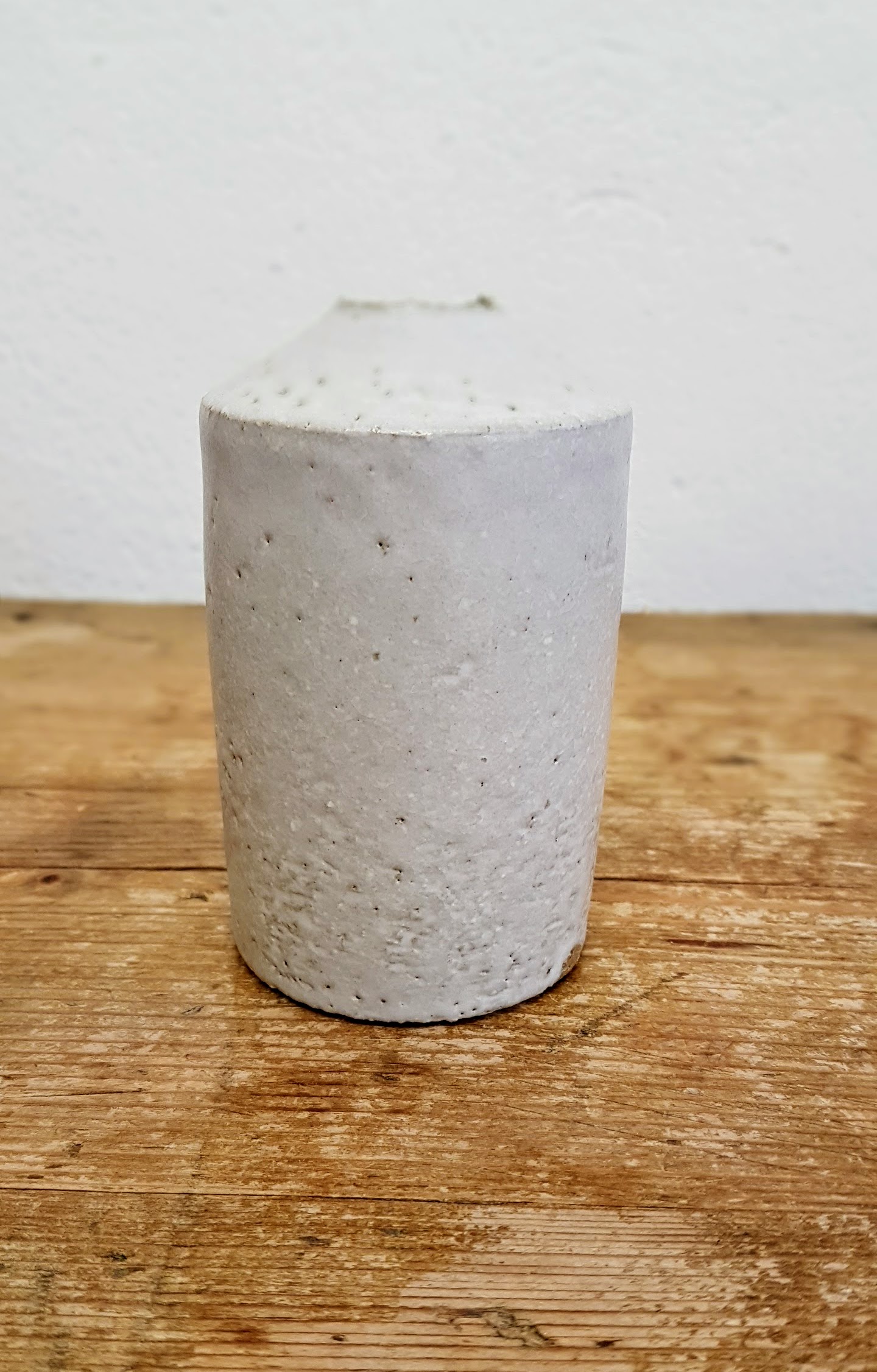 Medium Cores Vase.   Ceramics by Mizuyo Yamashita. Ceramic.