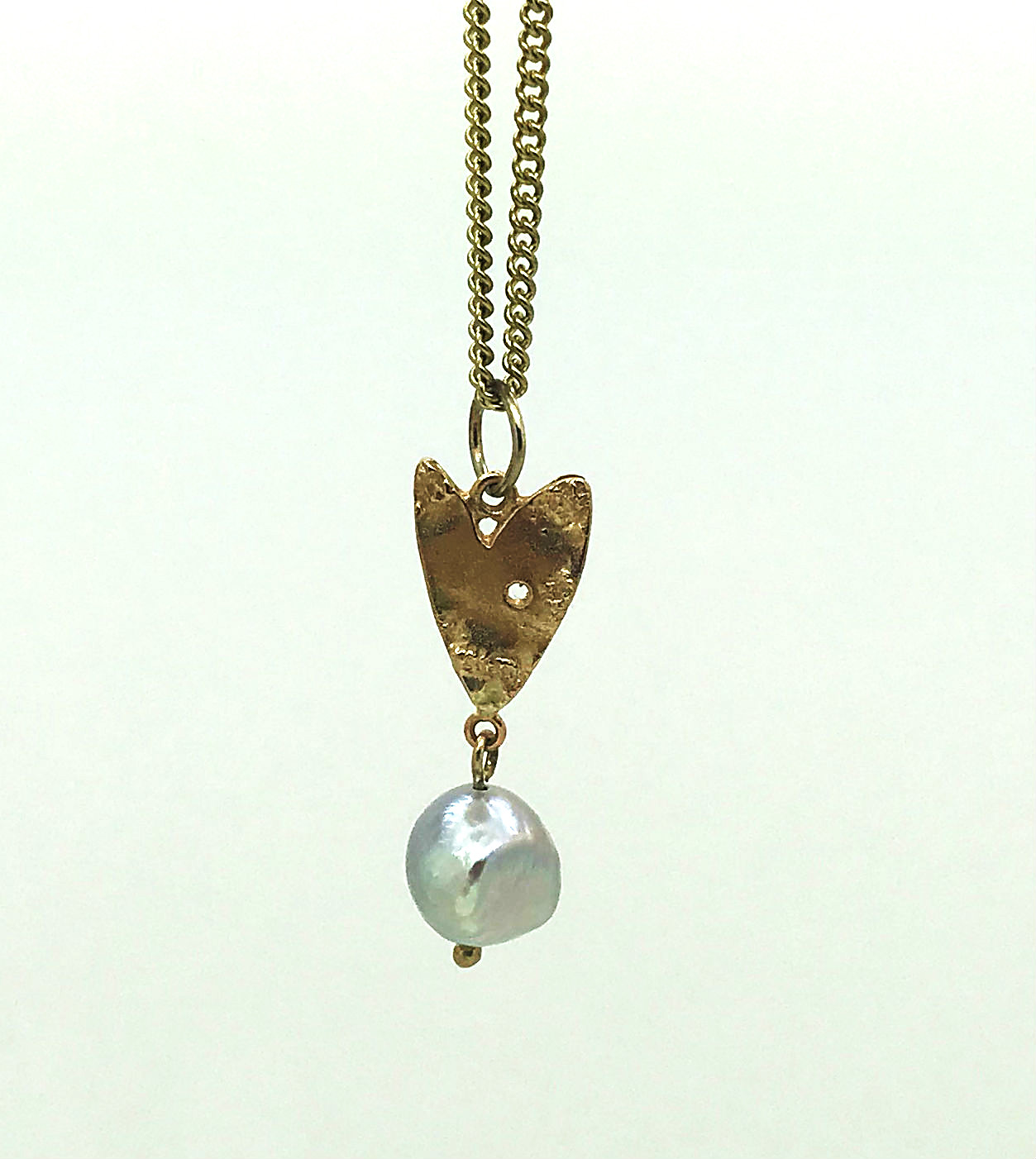 9ct Gold Heart Silver Pearl Necklace (40). Jewellery by Holly Belsher. 15" chain/9ct gold & pearl. 9ct Gold Heart Silver Pearl Necklace (40). Jewellery by Holly Belsher. 15" chain/9ct gold & pearl.