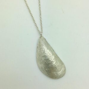 Mussel necklace.   Jewellery by Yume Martin. Silver.