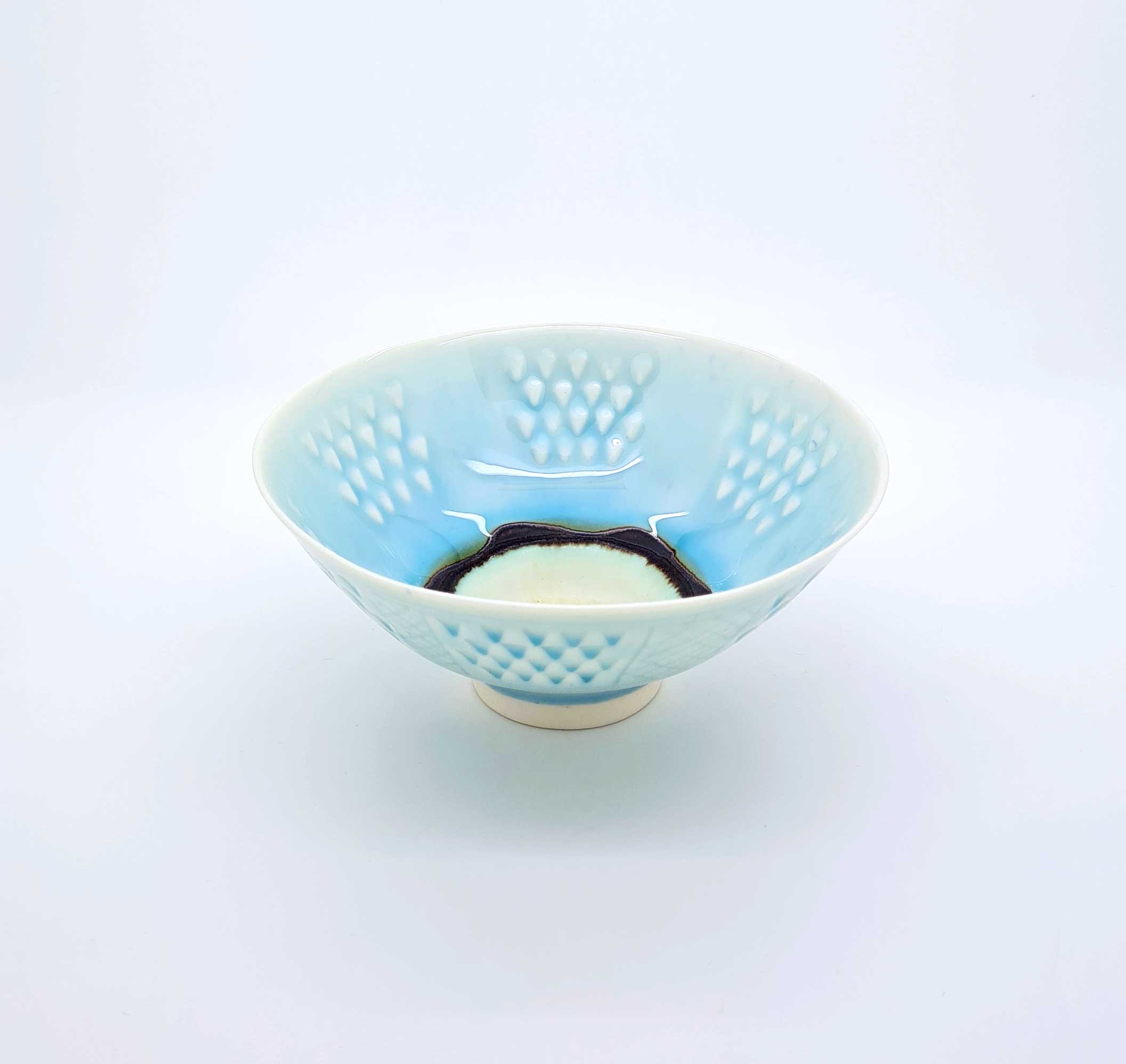 Little impressed porcelain bowl (158). Ceramics by Peter Wills. Porcelain. Little impressed porcelain bowl (158). Ceramics by Peter Wills. Porcelain.