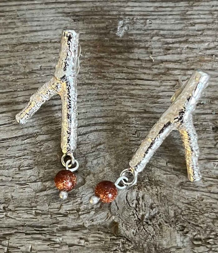 Small Twig Studs & Gold Stone (83). Jewellery by Holly Belsher. Silver. Small Twig Studs & Gold Stone (83). Jewellery by Holly Belsher. Silver.